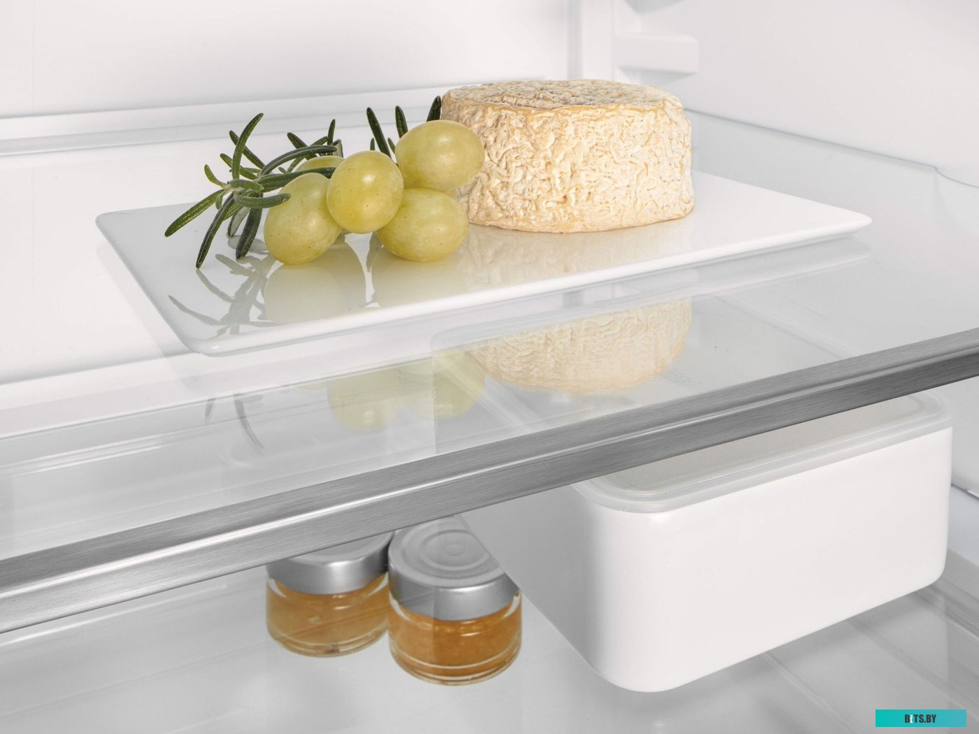 CNsdb 5223-22 001 Холодильники LIEBHERR/ Plus, EasyFresh, МК NoFrost, 3 контейнера МК, в. 185,5 см, ш. 60 см, класс ЭЭ A++, внутренние ручки, двери из