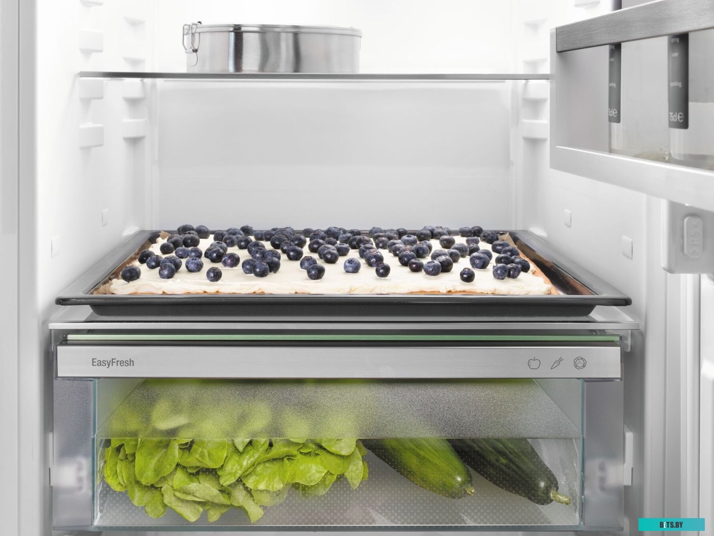 CNsdb 5223-22 001 Холодильники LIEBHERR/ Plus, EasyFresh, МК NoFrost, 3 контейнера МК, в. 185,5 см, ш. 60 см, класс ЭЭ A++, внутренние ручки, двери из