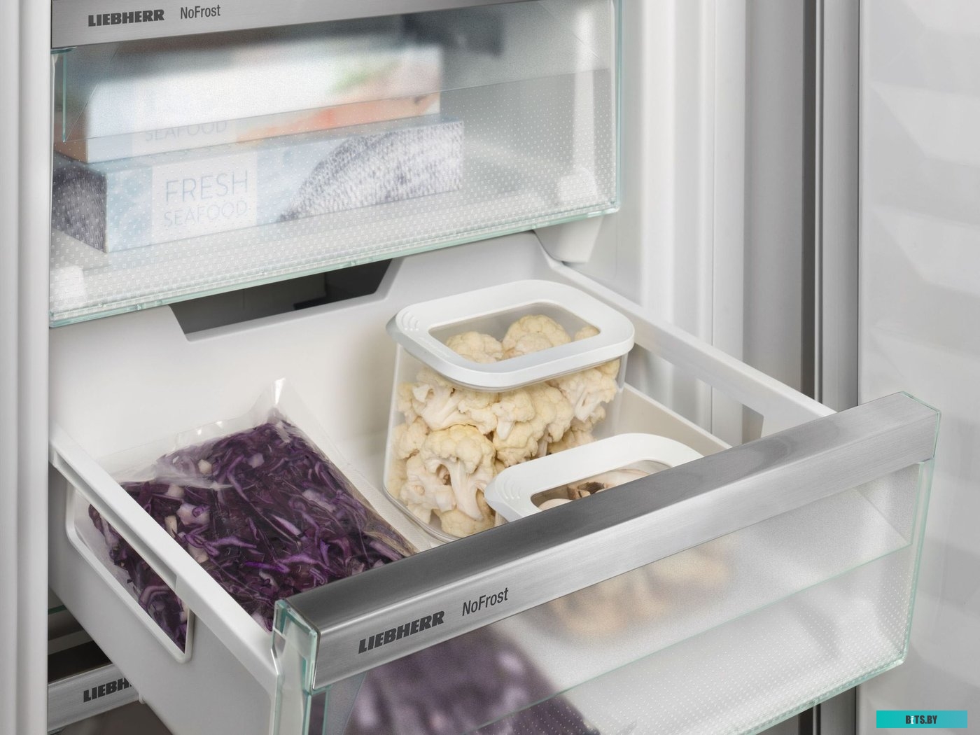 CNsdb 5223-22 001 Холодильники LIEBHERR/ Plus, EasyFresh, МК NoFrost, 3 контейнера МК, в. 185,5 см, ш. 60 см, класс ЭЭ A++, внутренние ручки, двери из