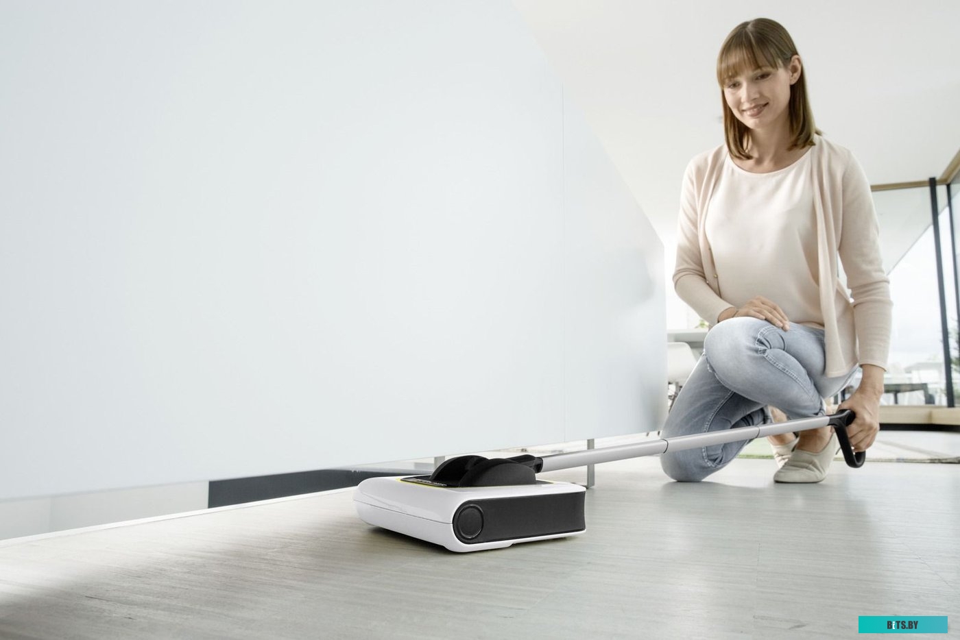 1.258-050.0 Пылесос-электровеник Karcher KB 5 650Вт белый/белый