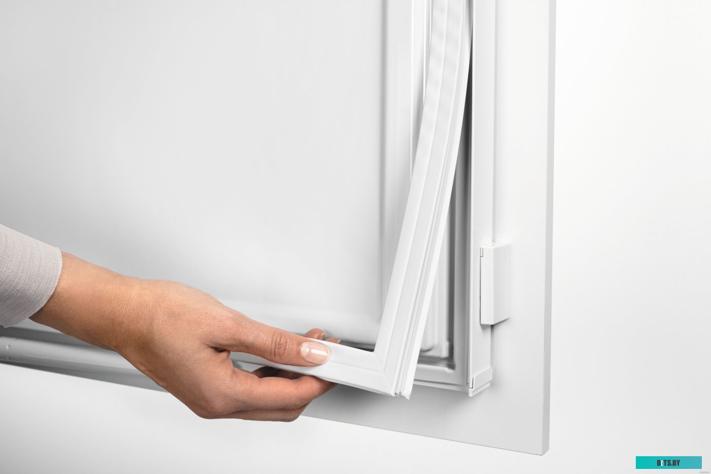 IRE 3900-22 001 Холодильник встраиваемый IRE 3900-22 001 LIEBHERR