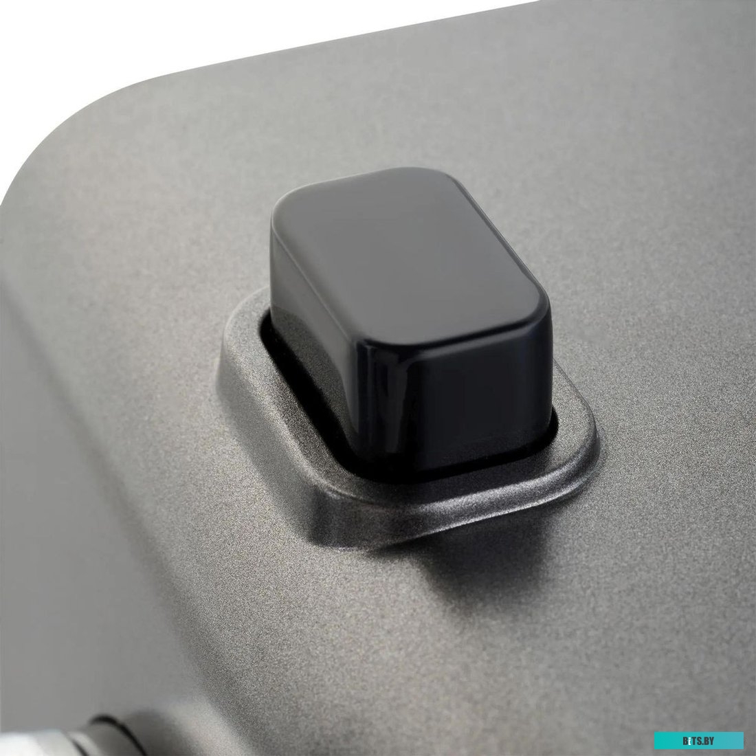 HY-MG2114 Мясорубка Hyundai HY-MG2114 графит/серебристый