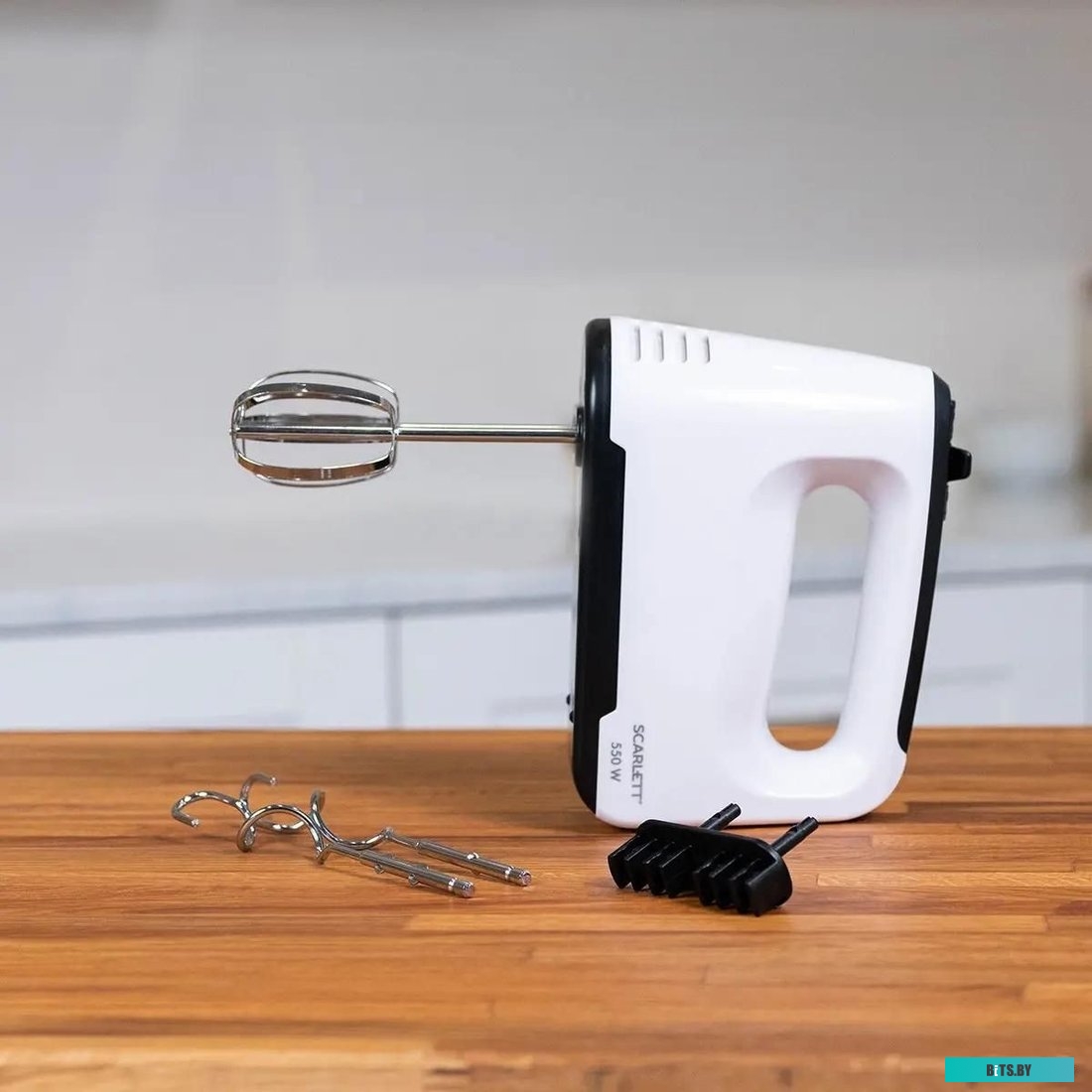 SC-HM40S22 Миксер Scarlett SC-HM40S22, ручной,  белый и черный