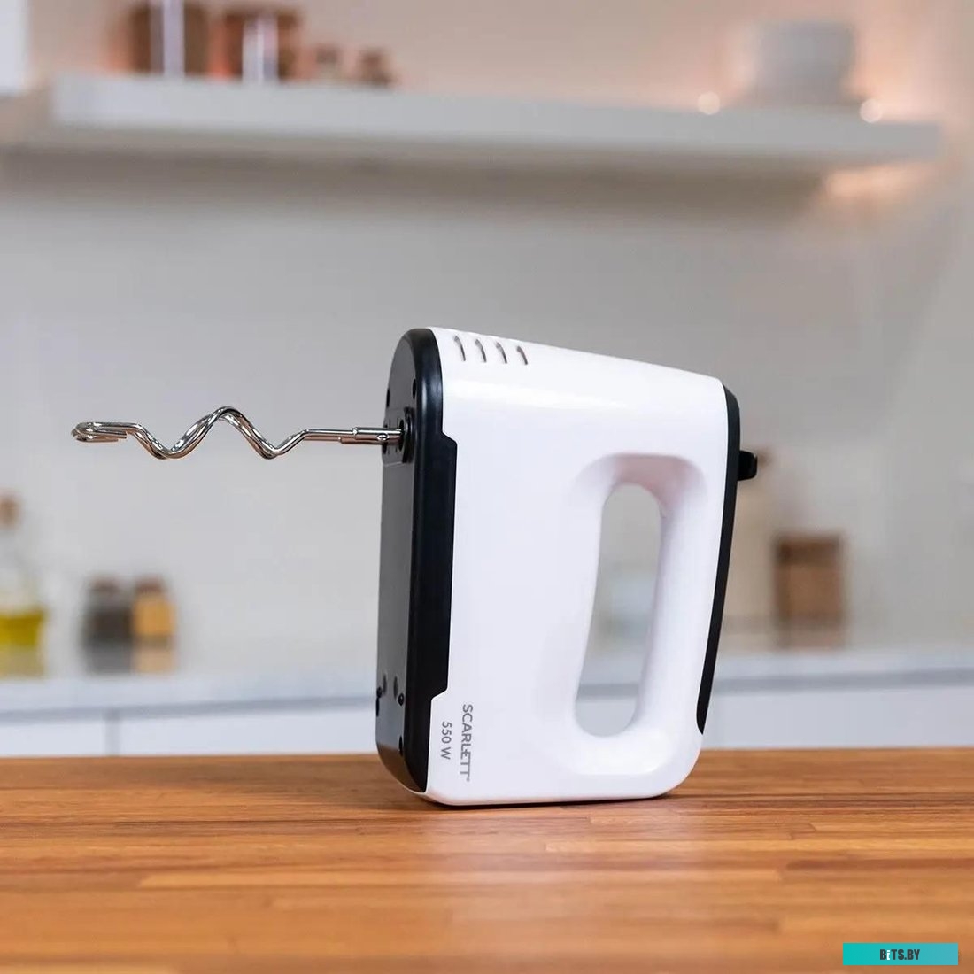 SC-HM40S22 Миксер Scarlett SC-HM40S22, ручной,  белый и черный