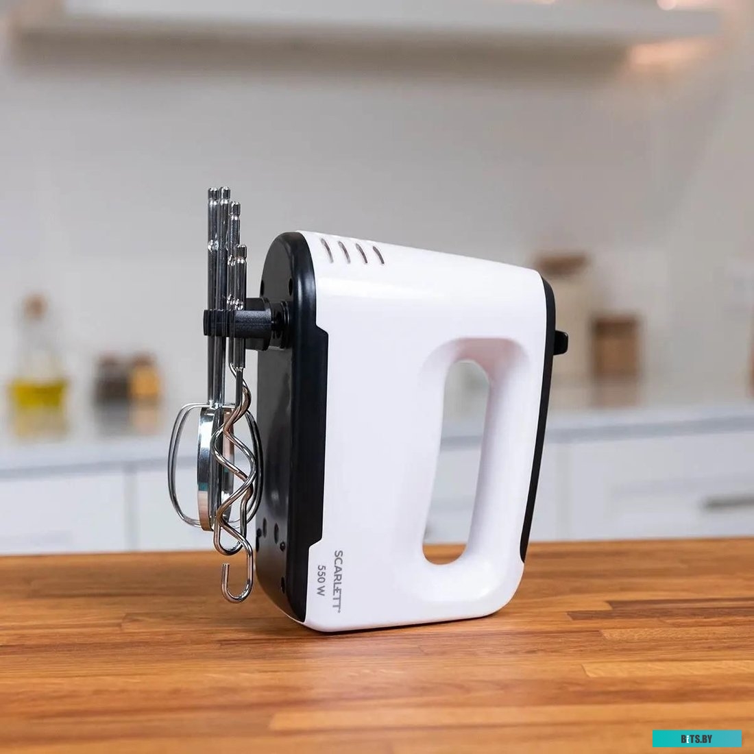 SC-HM40S22 Миксер Scarlett SC-HM40S22, ручной,  белый и черный