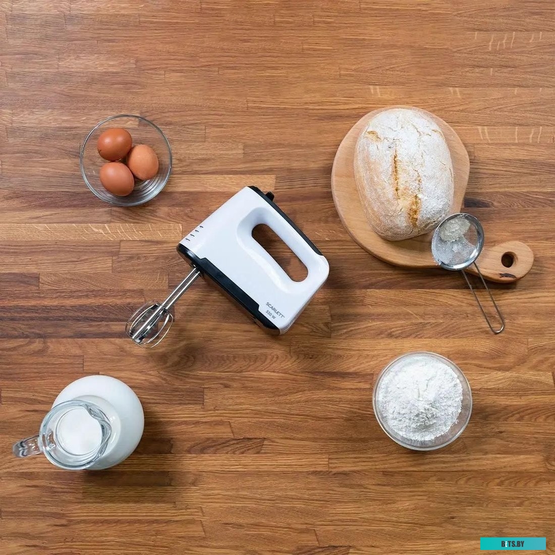 SC-HM40S22 Миксер Scarlett SC-HM40S22, ручной,  белый и черный