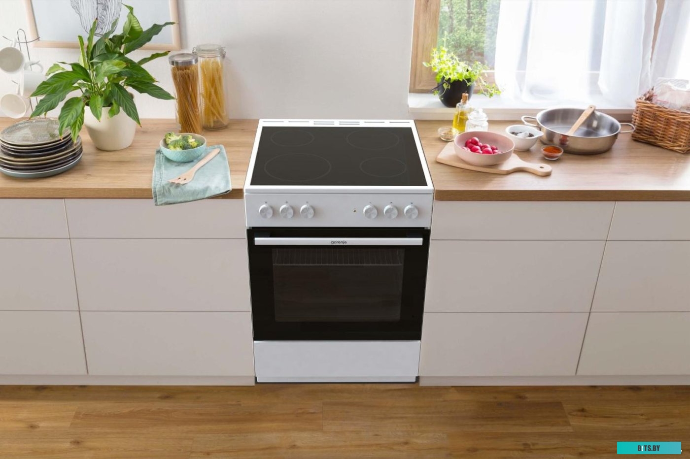 GEC6A11WG Электрическая плита Gorenje GEC6A11WG,  стеклокерамика,  без крышки,  белый