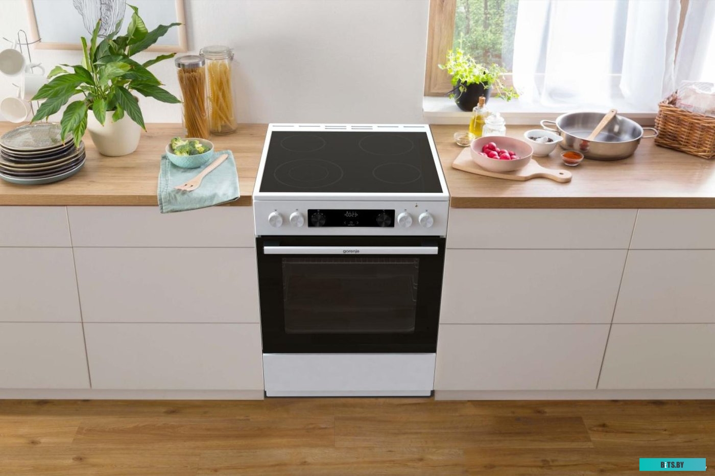 GECS6C70WC Электрическая плита Gorenje GECS6C70WC,  стеклокерамика,  без крышки,  белый/черный