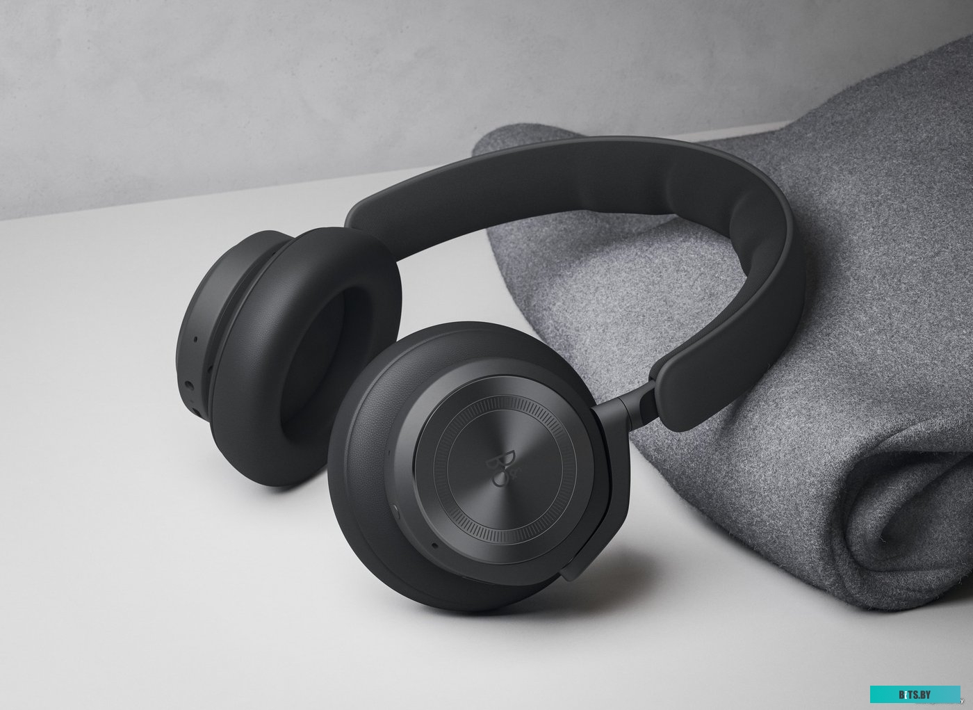 Bang & Olufsen Beoplay HX (черный антрацит)