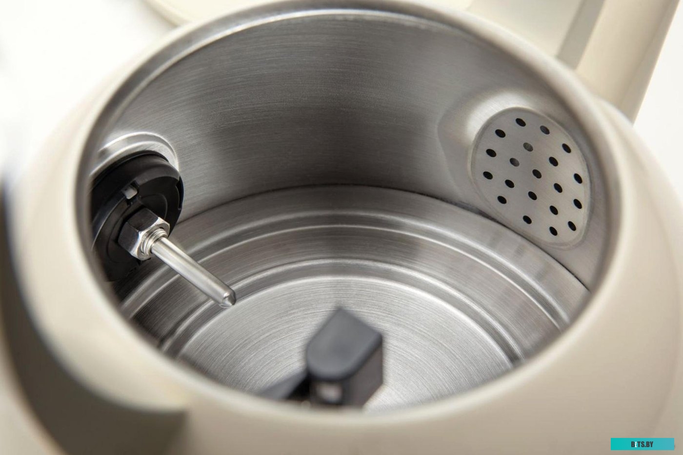 K17CLINGOR Чайник электрический Gorenje K17CLINGOR 1.7л. 2000Вт бежевый (корпус: металл)