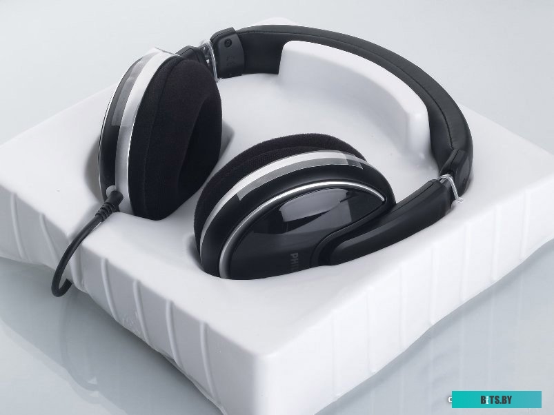 SHP8500 Фен-щетка STARWIND SHP8500,  черный