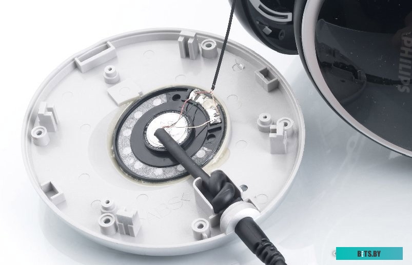 SHP8500 Фен-щетка STARWIND SHP8500,  черный