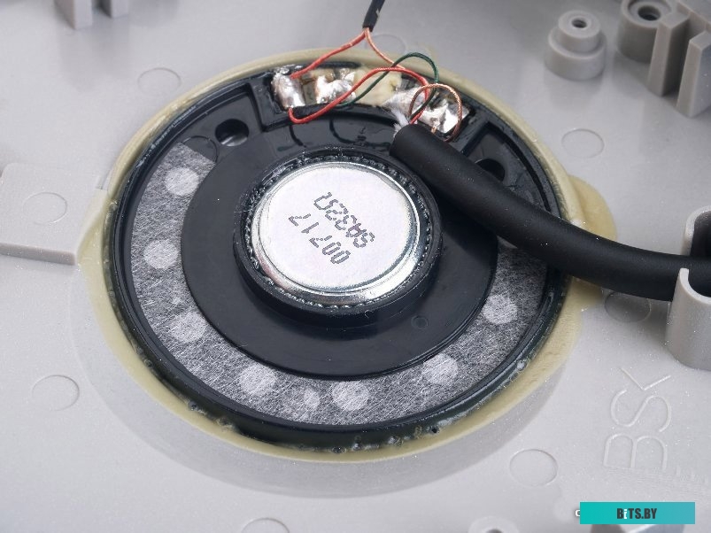 SHP8500 Фен-щетка STARWIND SHP8500,  черный