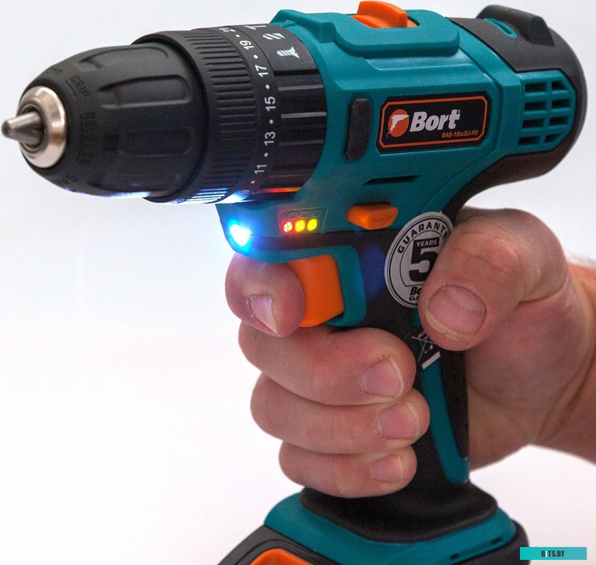 Дрель-шуруповерт Bort BAB-18Ix2Li-FD (с 2-мя АКБ, кейс) <91275998>