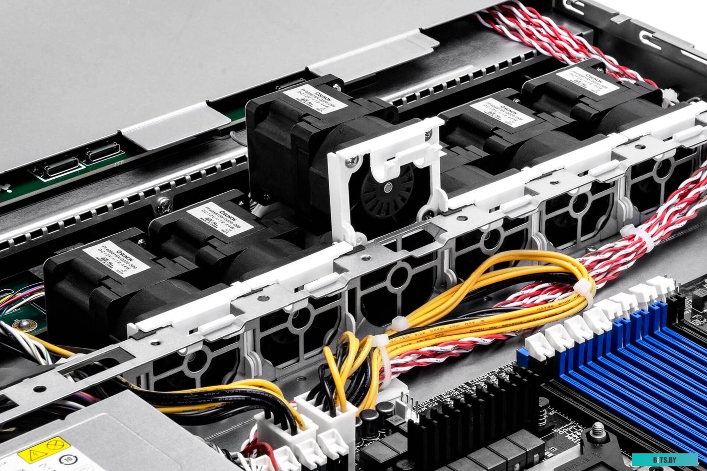 In Win IW-RS108-07 650W