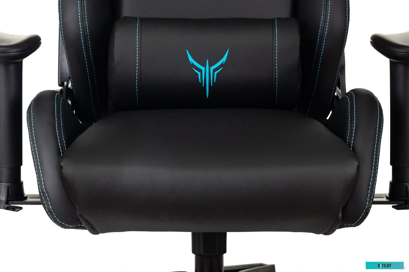 Бюрократ Knight Outrid Smile (экокожа черный)