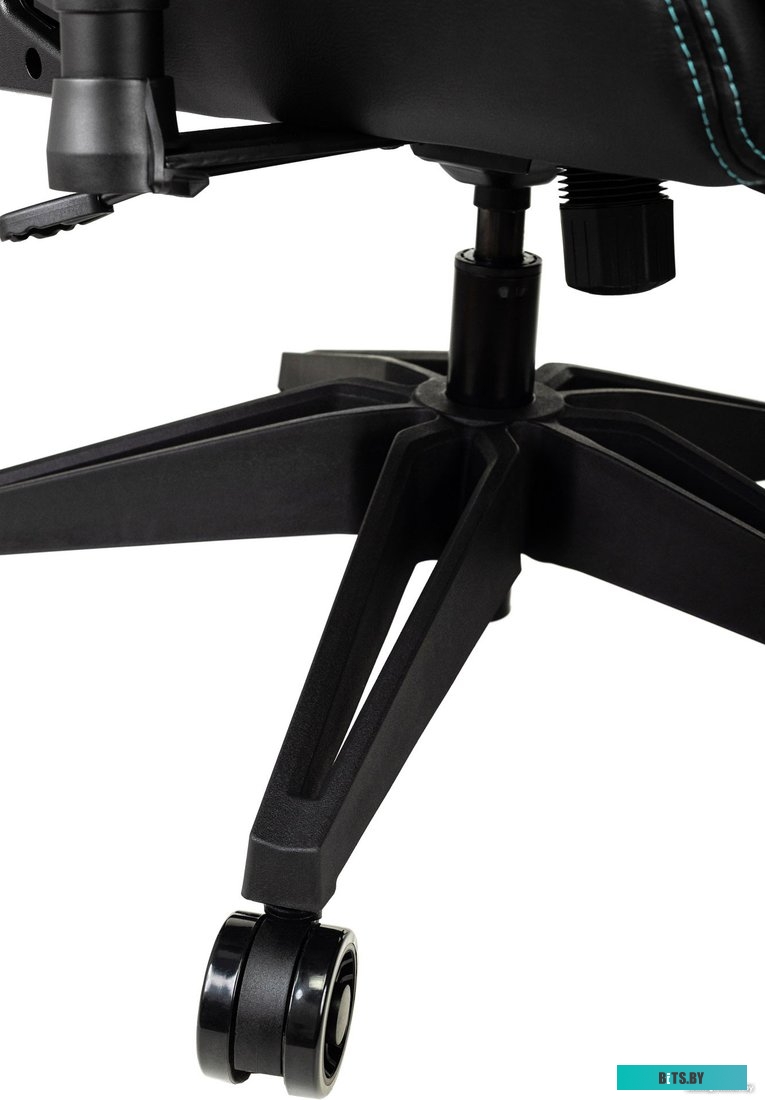 Бюрократ Knight Outrid Smile (экокожа черный)