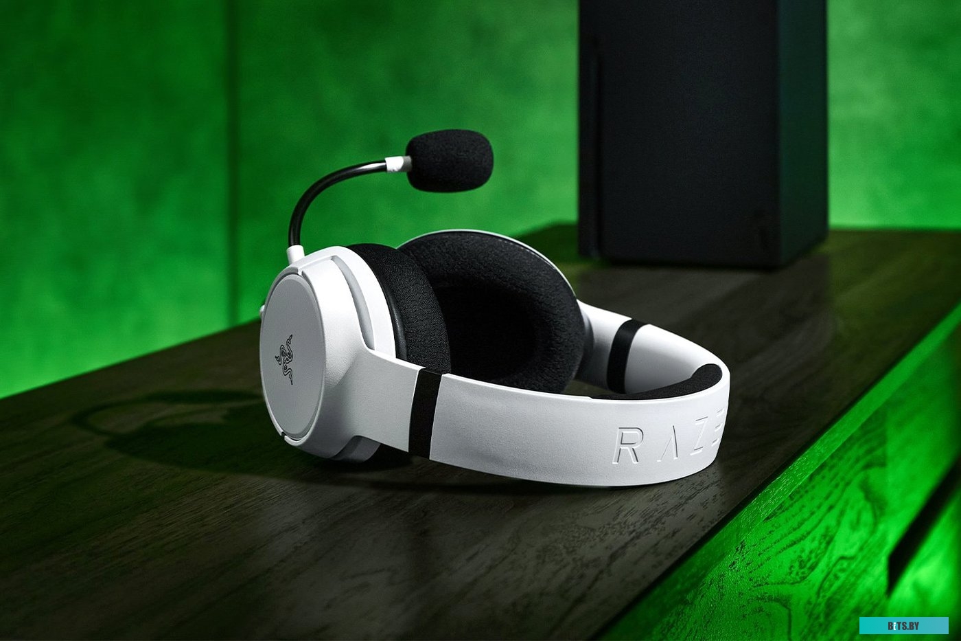Наушники (Гарнитура) Razer Kaira X для Xbox (белый) <RZ04-03970300-R3M1>