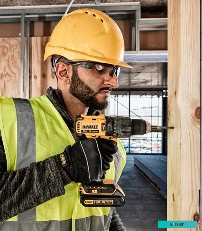 DCD778S2T-QW Ударная дрель-шуруповерт DeWALT DCD778S2T, 1.5Ач,  с двумя аккумуляторами [dcd778s2t-qw]