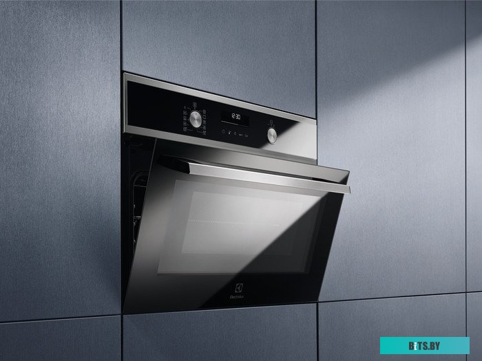 EVL6E46X Духовой шкаф Электрический Electrolux EVL6E46X серебристый