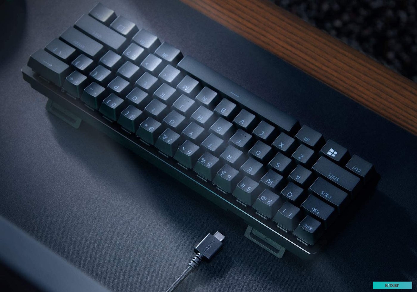 Клавиатура Razer Huntsman Mini Black (Switch - Purple) RZ03-03391500-R3R1