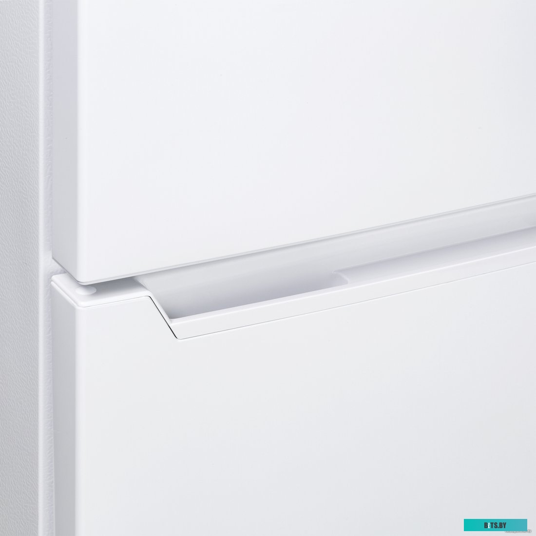 Холодильник MAUNFELD MFF143W (Китай)