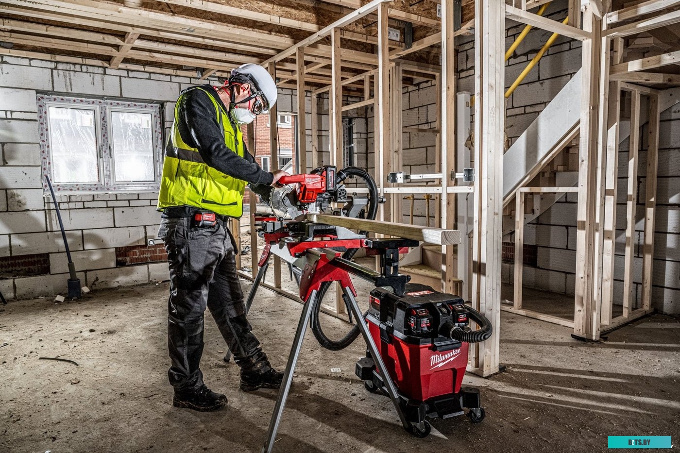 Milwaukee M18 F2VC23L (без АКБ)