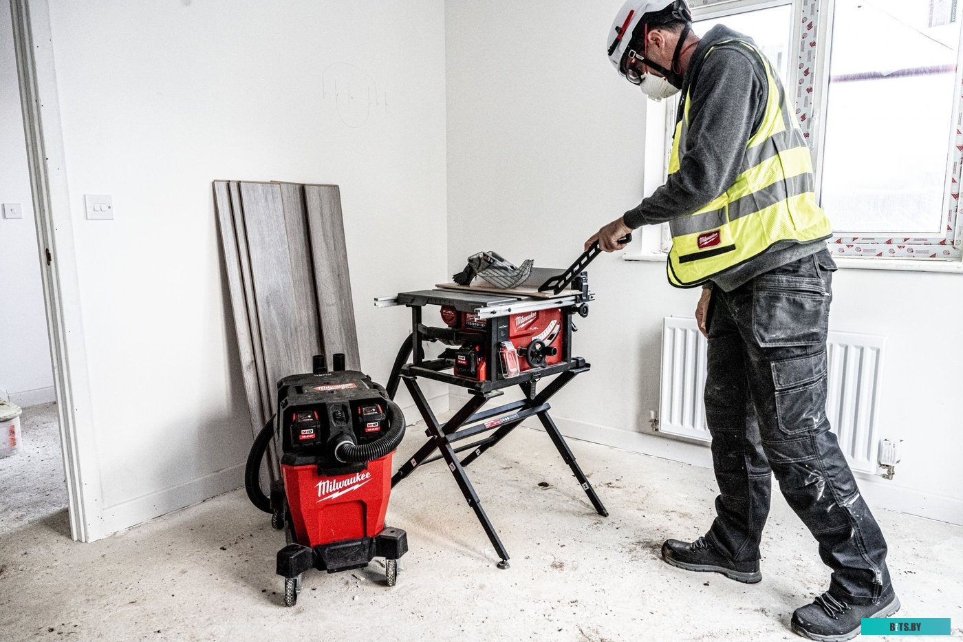 Milwaukee M18 F2VC23L (без АКБ)