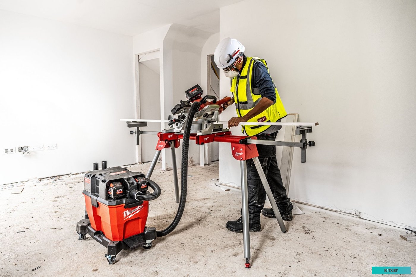 Milwaukee M18 F2VC23L (без АКБ)