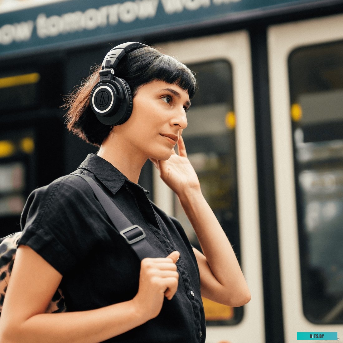 Наушники Audio-Technica ATH-M50XBT2 (черный)}.

**Разбор:**
-