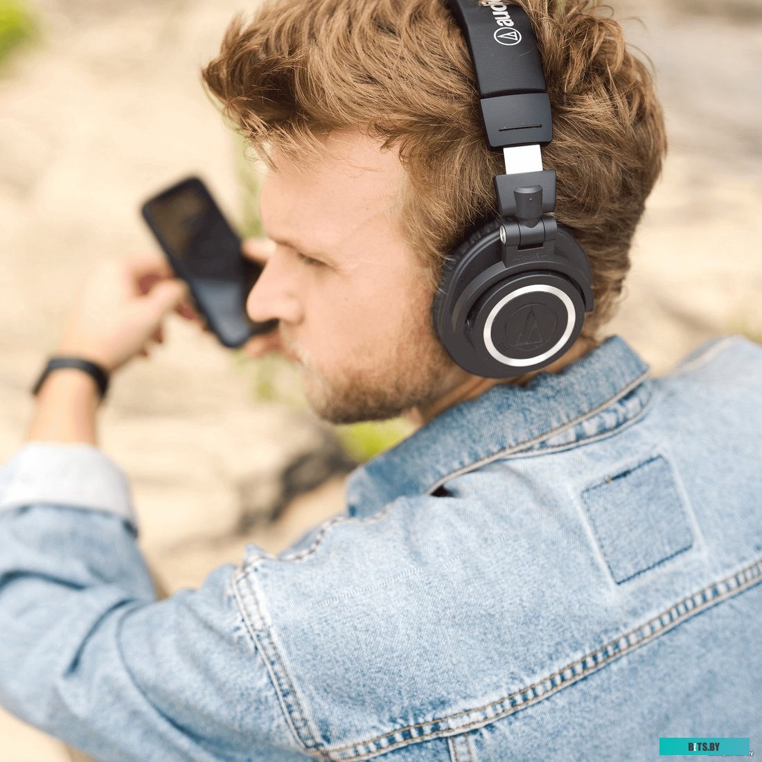 Наушники Audio-Technica ATH-M50XBT2 (черный)}.

**Разбор:**
-