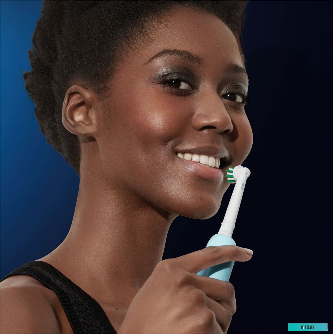 8001090914132 Эл.зубн.щетка Oral-B Pro 1 + Дорожный чехол BRAUN 8001090914132