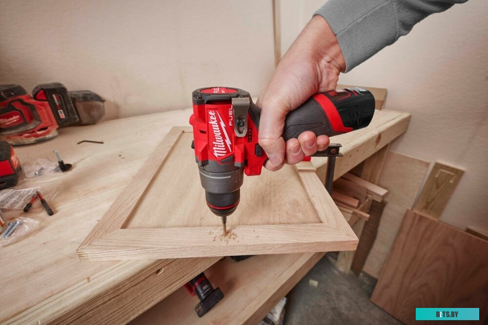 4058546376673 4933479873 Milwaukee M12 FUEL M12FDD2-202X 4933479873 (с 2-мя АКБ 2 Ач, кейс)