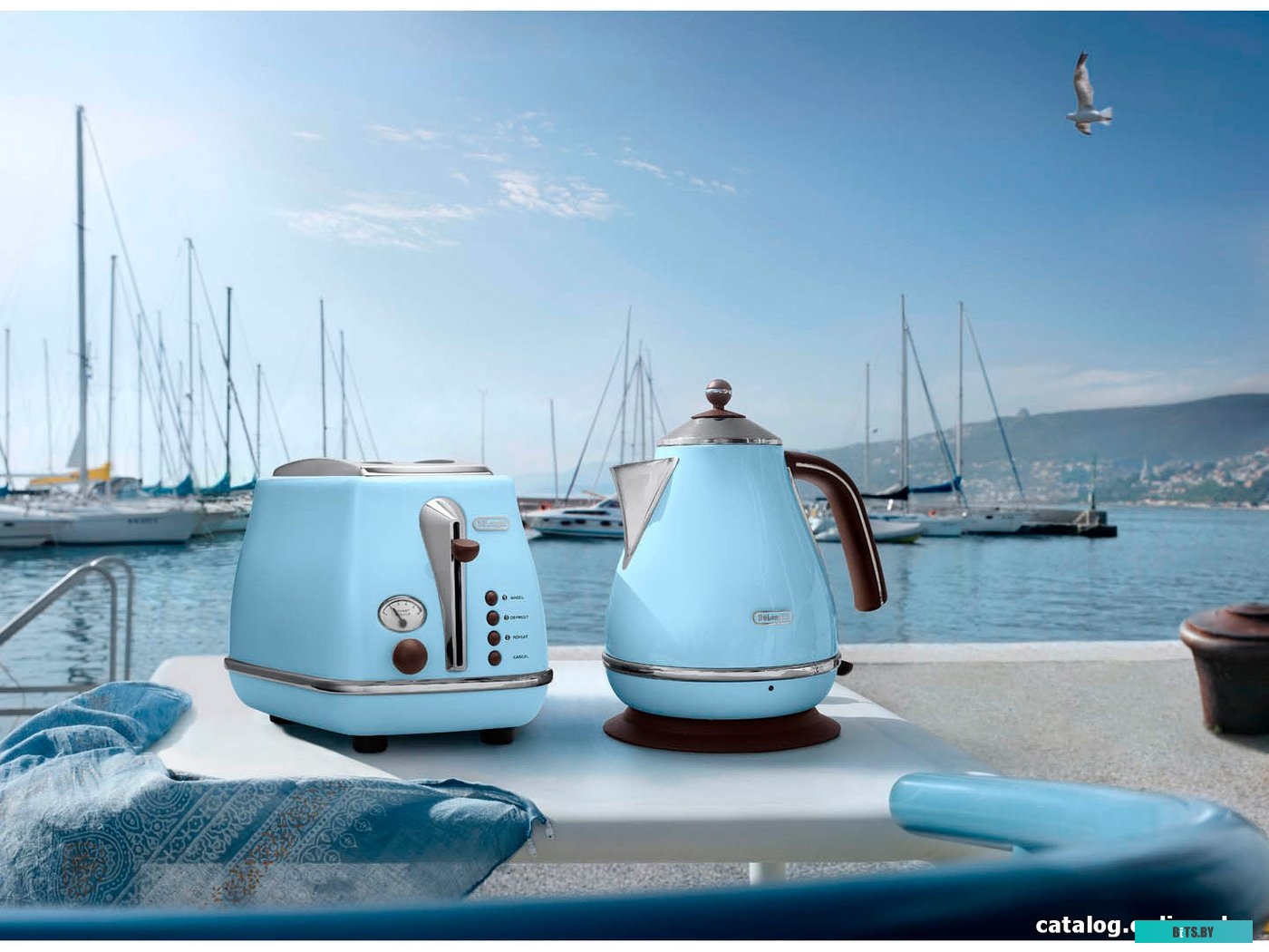 CTOV2103.AZ Тостер DeLonghi CTOV2103.AZ,  голубой