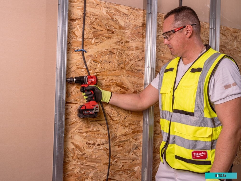 4058546477066 4933492835 Milwaukee M18 M18BLDDRC-502C 4933492835 (с 2-мя АКБ 5 Ач, кейс)