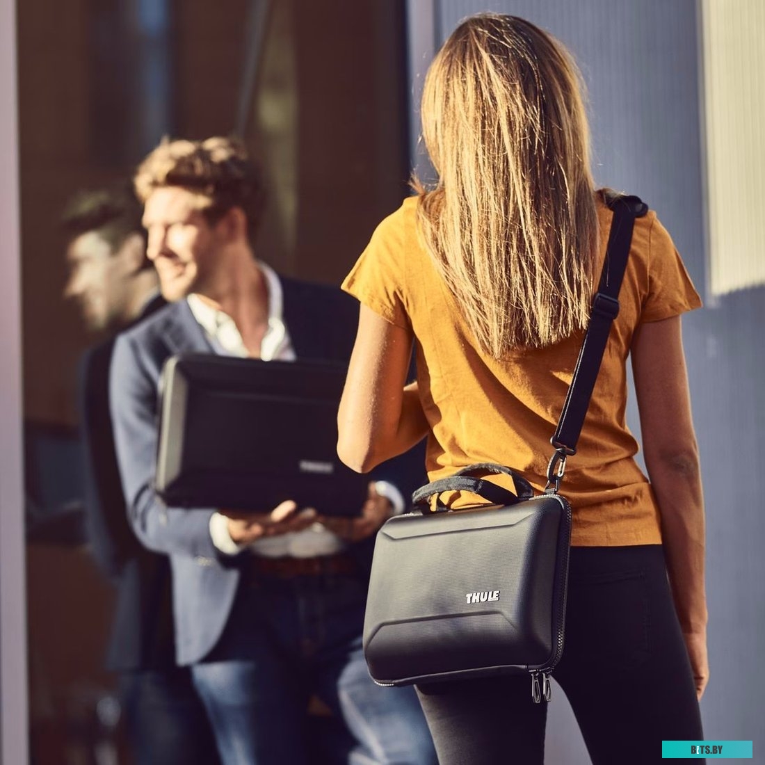 Сумка для ноутбука Thule Gauntlet 4 MacBook Pro Attache 16" 3204936 черный