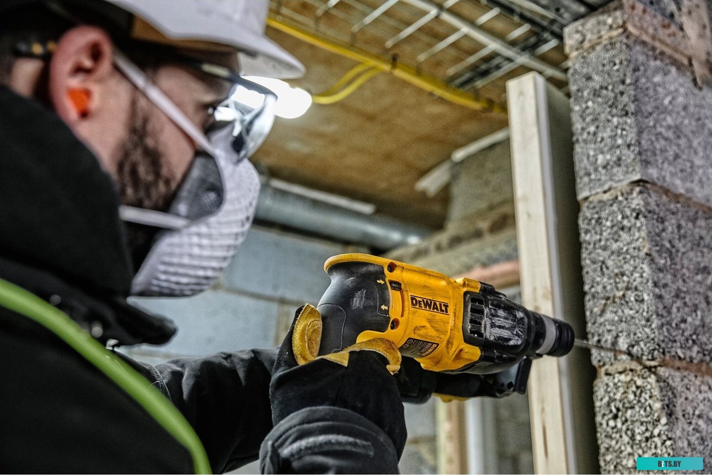 D25133K-QS Перфоратор DeWALT D25133K-QS