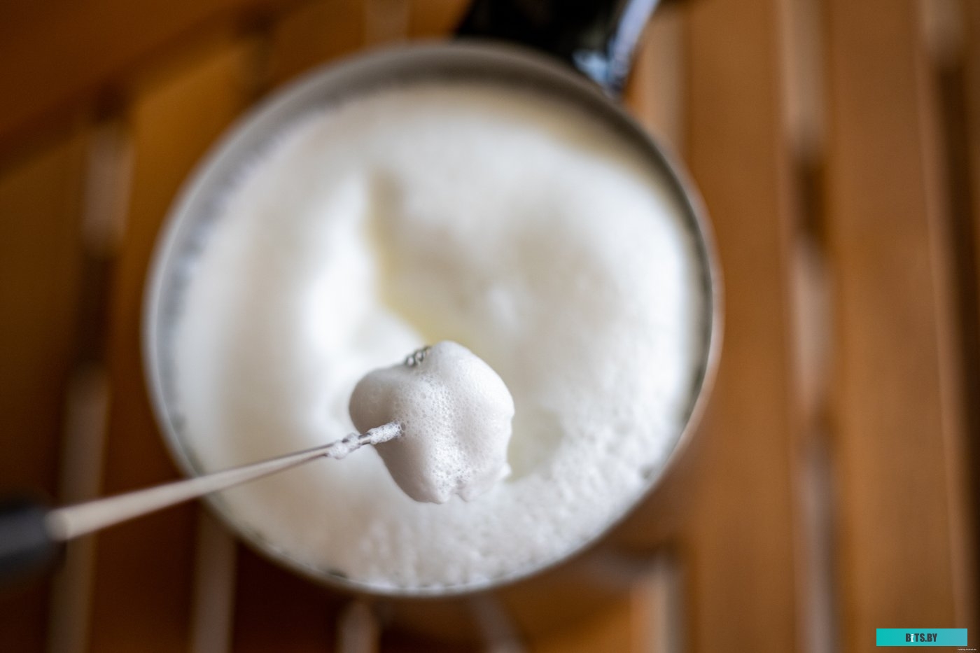 SMF 4000BK Автоматический вспениватель молока Sencor SMF 4000BK