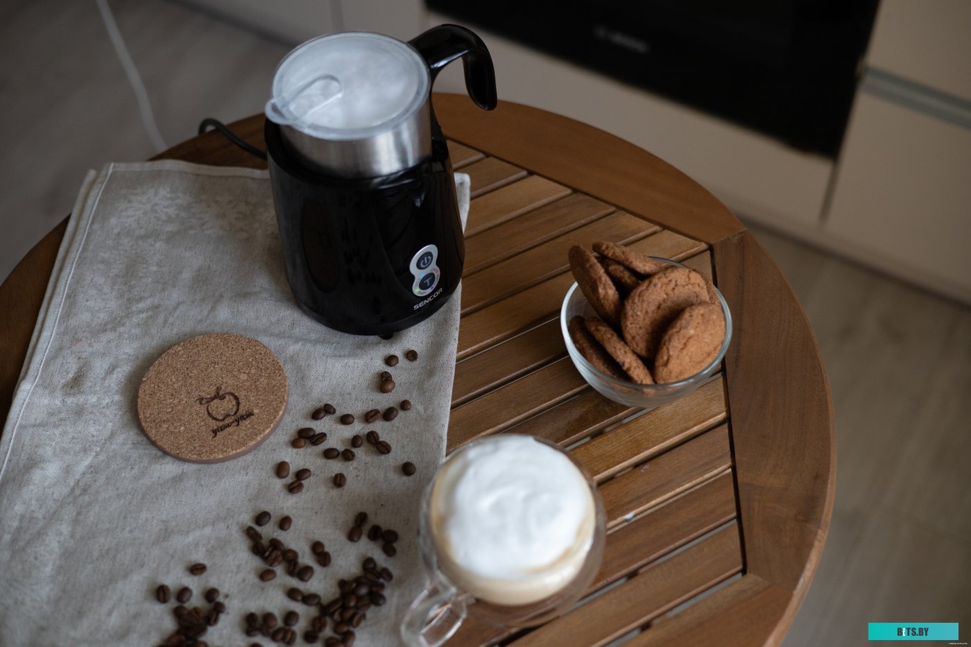 SMF 4000BK Автоматический вспениватель молока Sencor SMF 4000BK