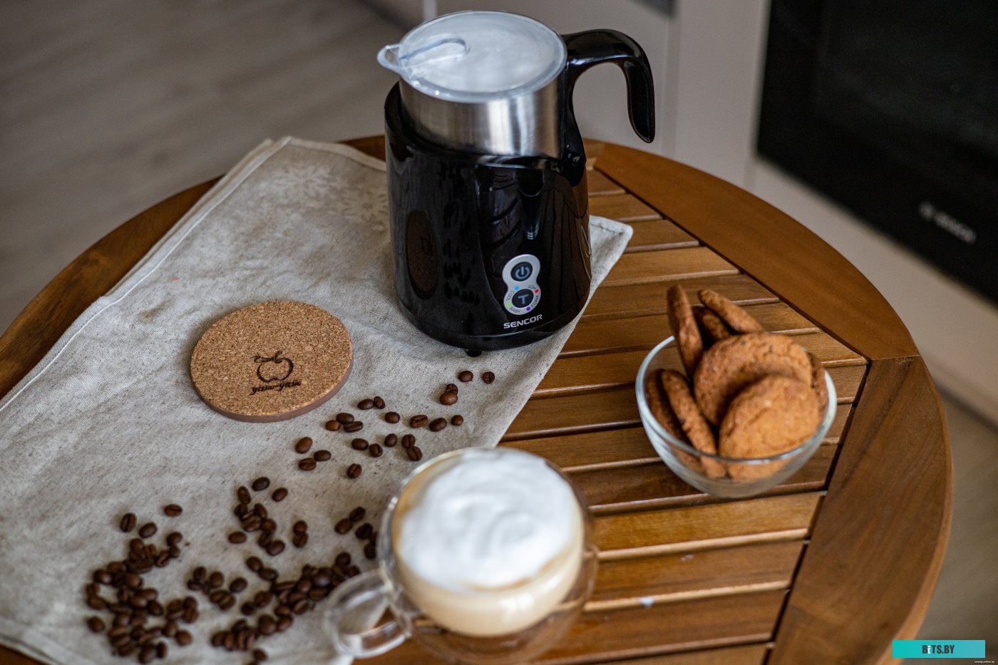 SMF 4000BK Автоматический вспениватель молока Sencor SMF 4000BK