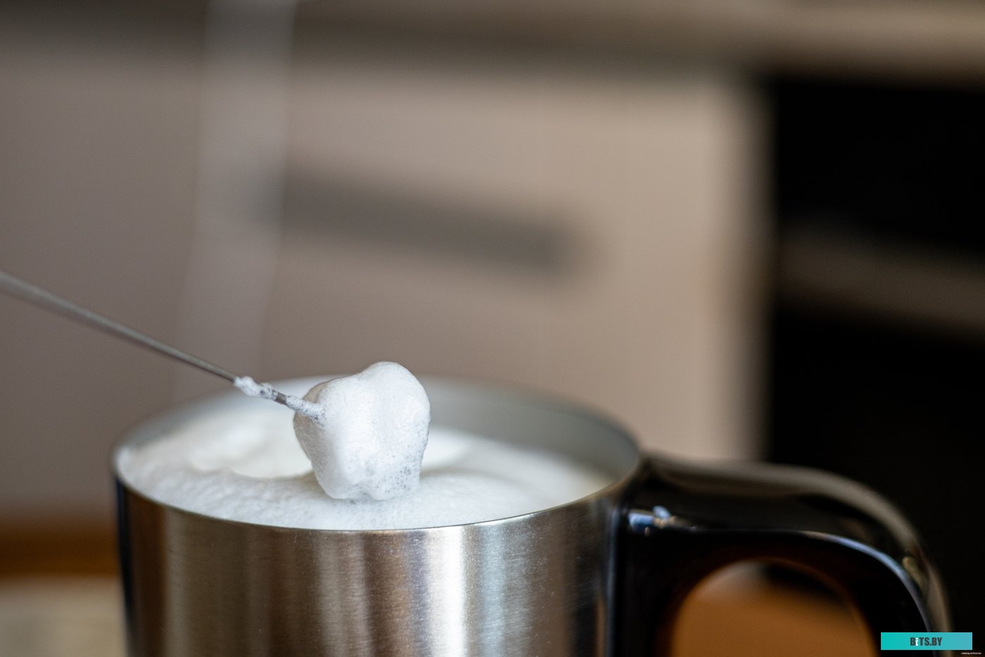 SMF 4000BK Автоматический вспениватель молока Sencor SMF 4000BK