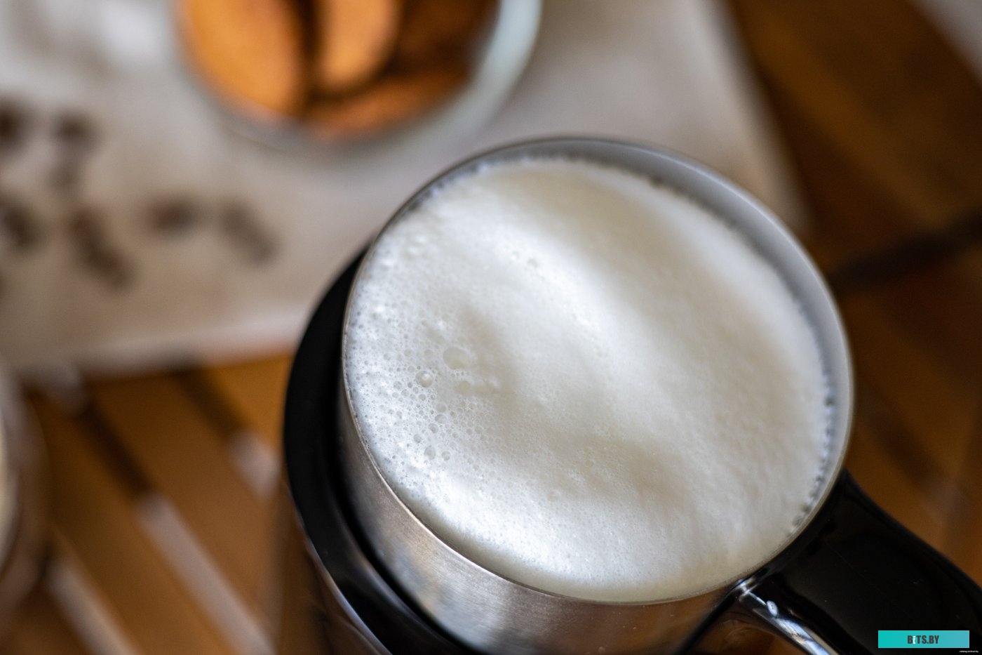 SMF 4000BK Автоматический вспениватель молока Sencor SMF 4000BK