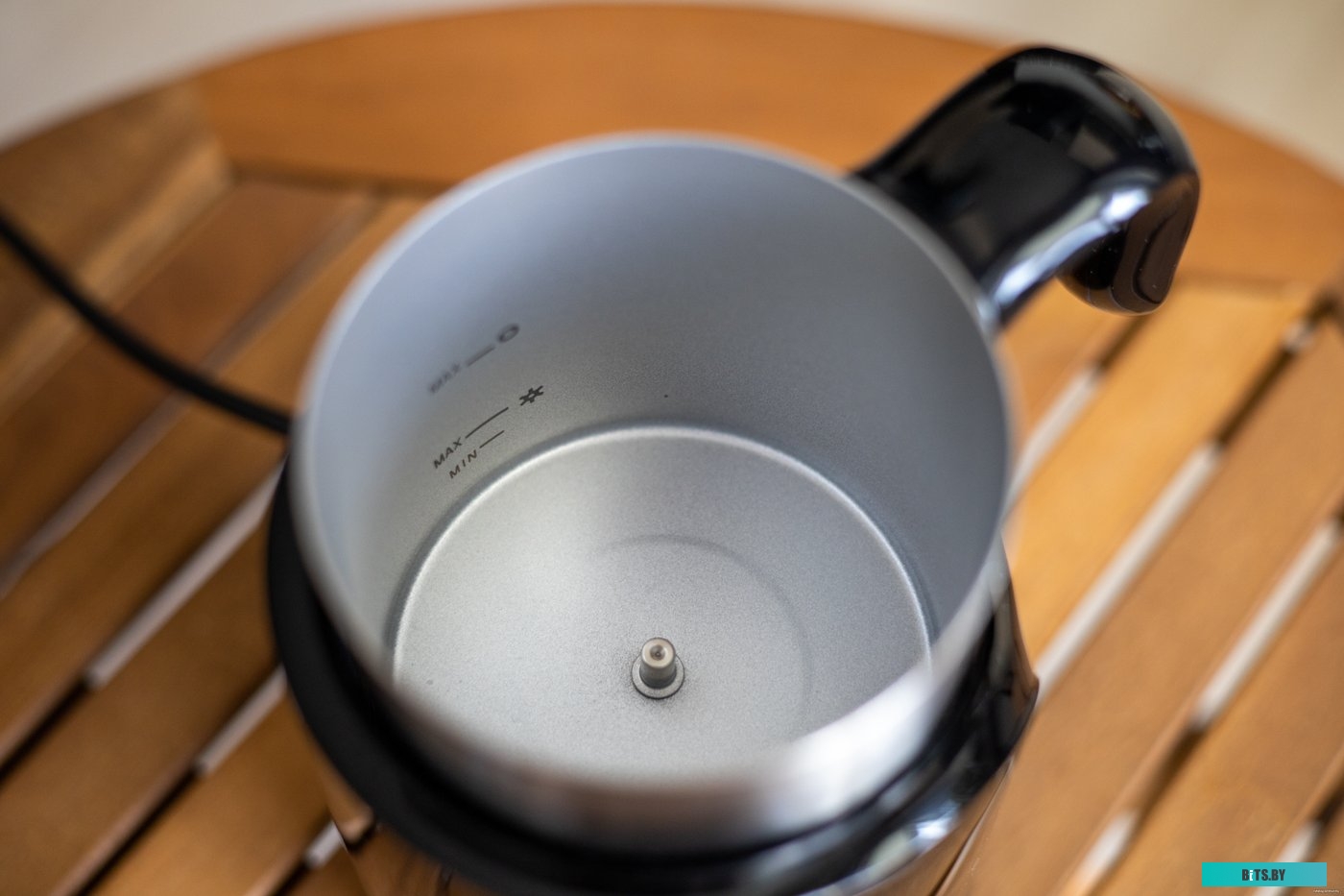 SMF 4000BK Автоматический вспениватель молока Sencor SMF 4000BK