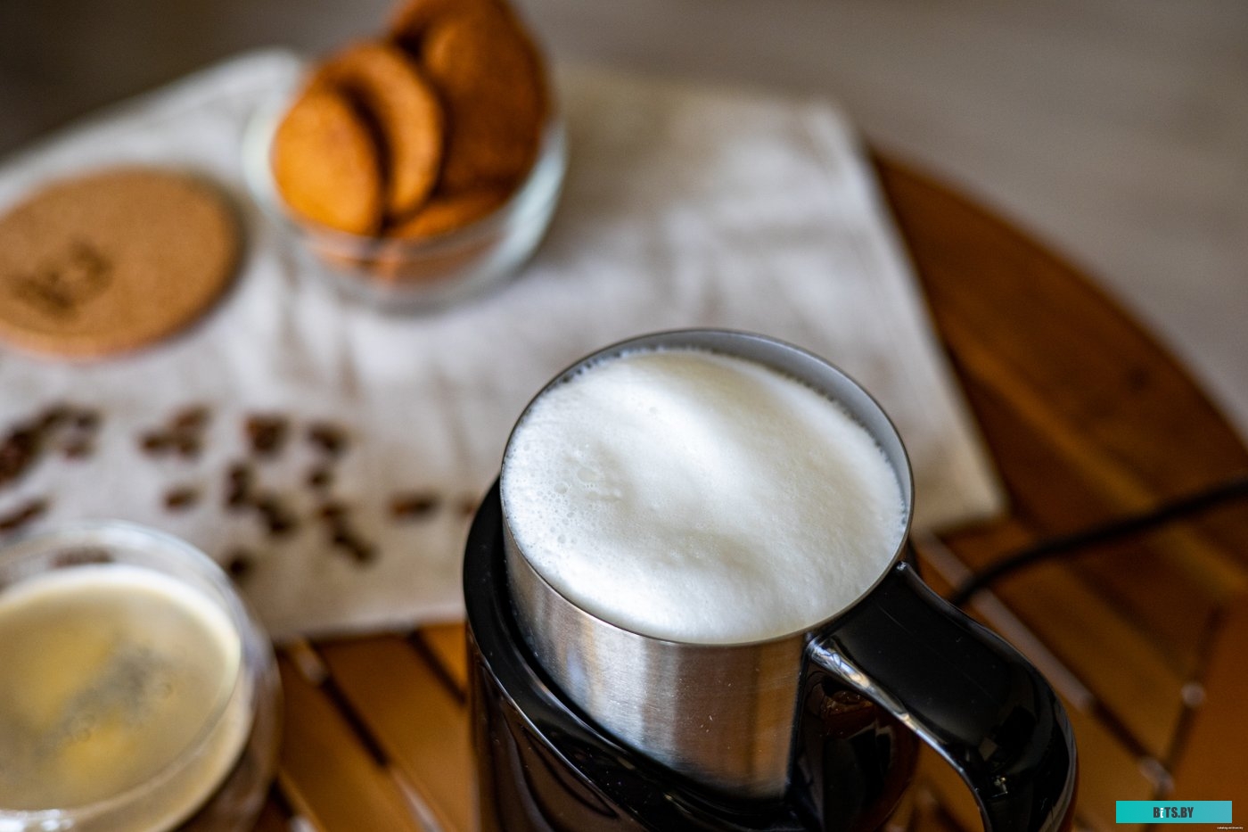 SMF 4000BK Автоматический вспениватель молока Sencor SMF 4000BK