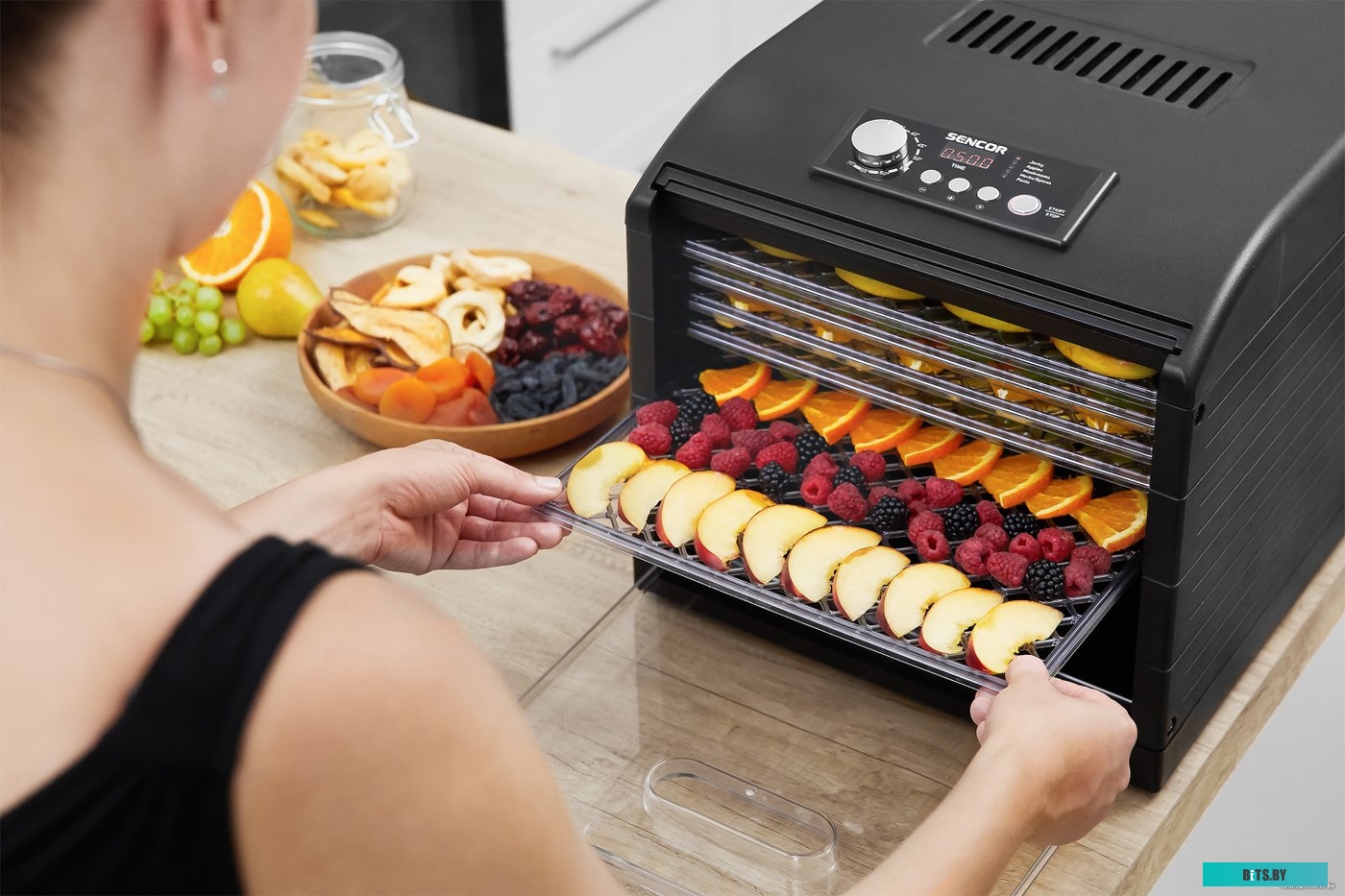 6600BK Сушилка для овощей и фруктов Sencor SFD 6600BK