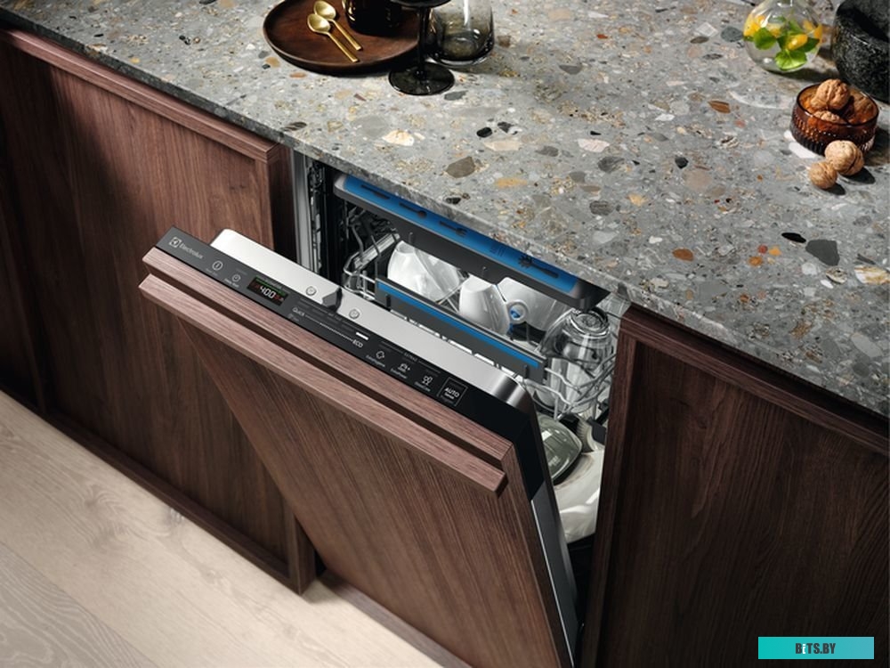 EEM63310L Встраиваемая посудомоечная машина Electrolux EEM63310L,  узкая, ширина 44.6см, полновстраиваемая, загрузка 10 комплектов