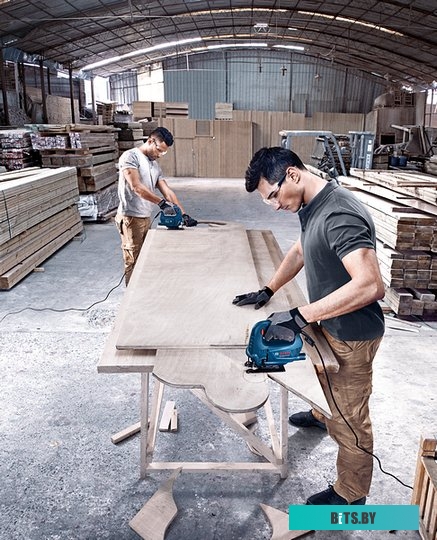 06012A7020 Лобзик Bosch GST 700 [06012a7020]