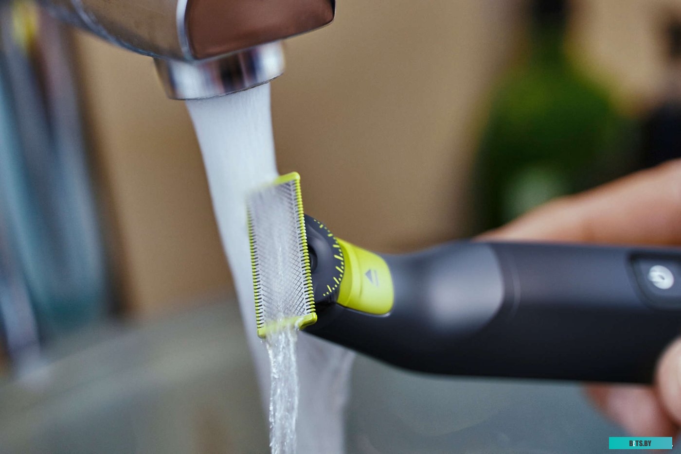 QP6541/15 Машинка для стрижки Philips QP6541/15 черный/салатовый (насадок в компл:4шт)