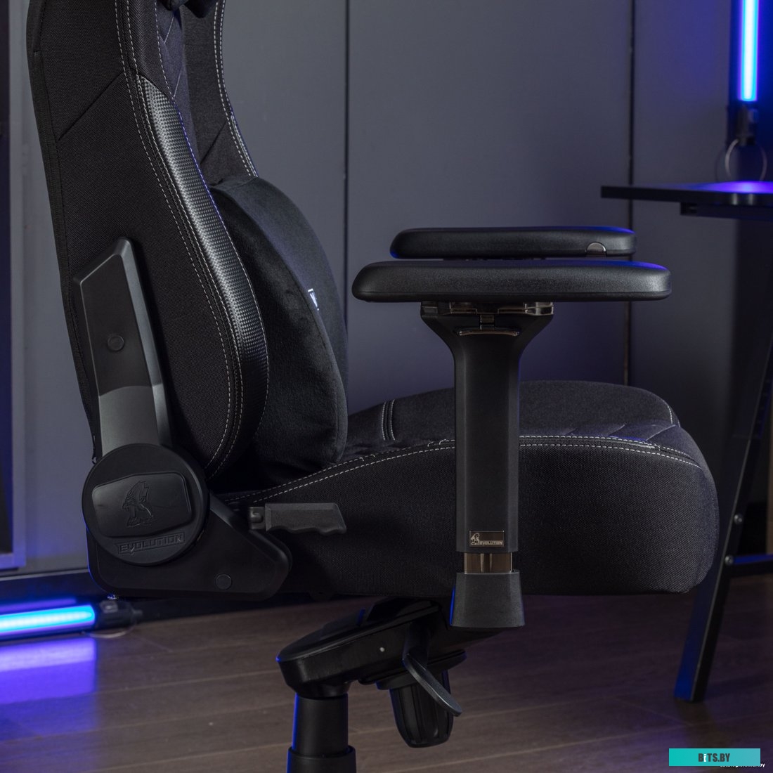 42342 4812755007267 Evolution Nomad PRO (черный/белый)