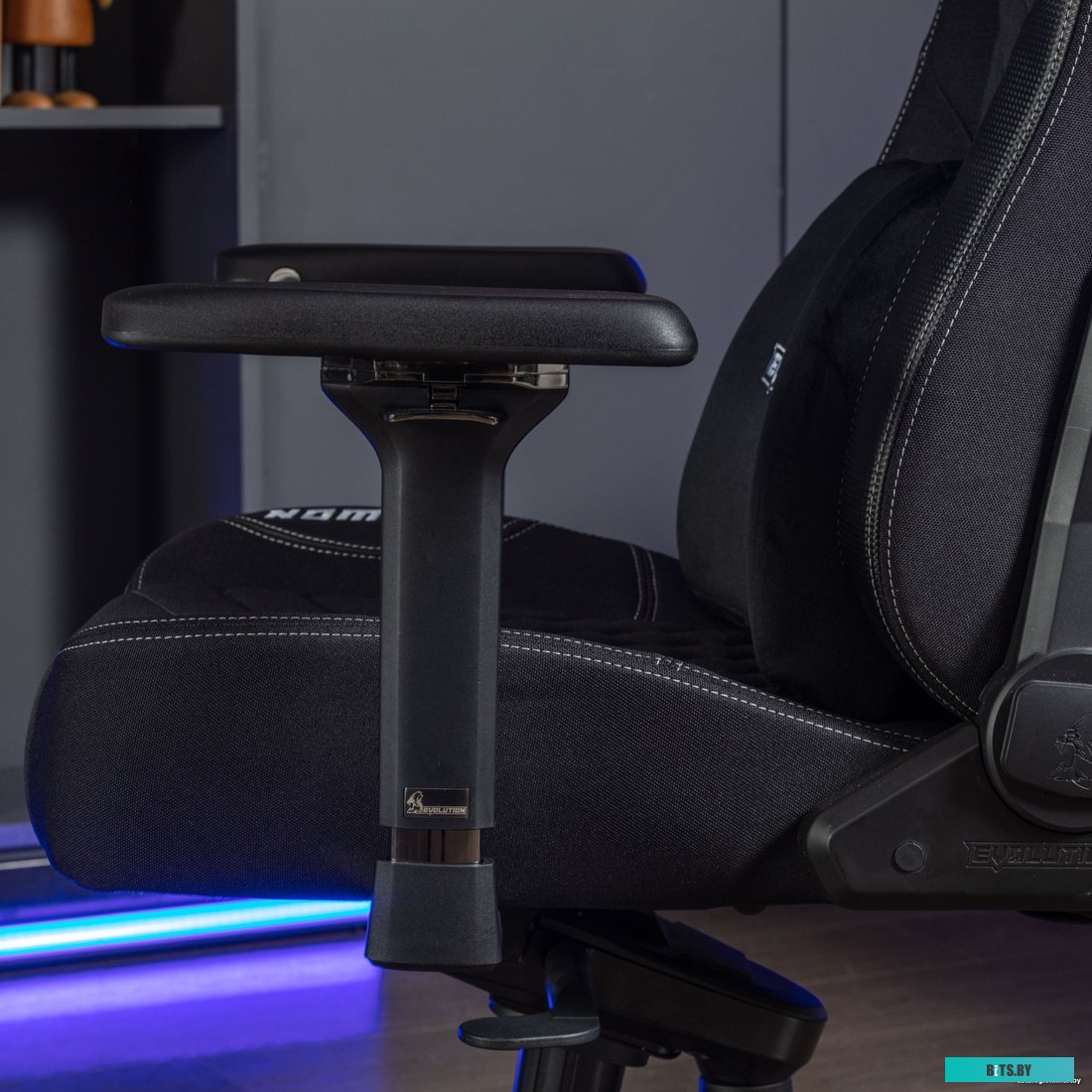 42342 4812755007267 Evolution Nomad PRO (черный/белый)